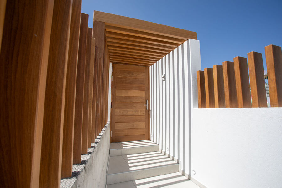 Ingresso in legno del complesso