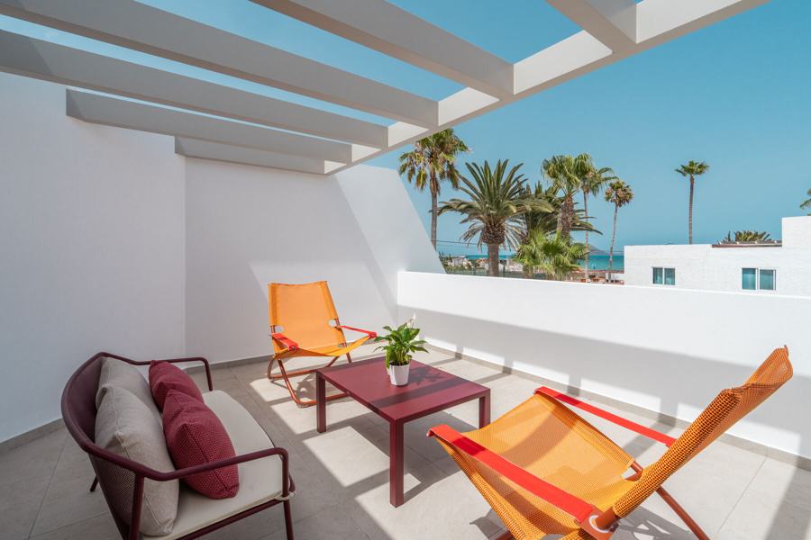 Terrazza al primo piano con vista sul mare